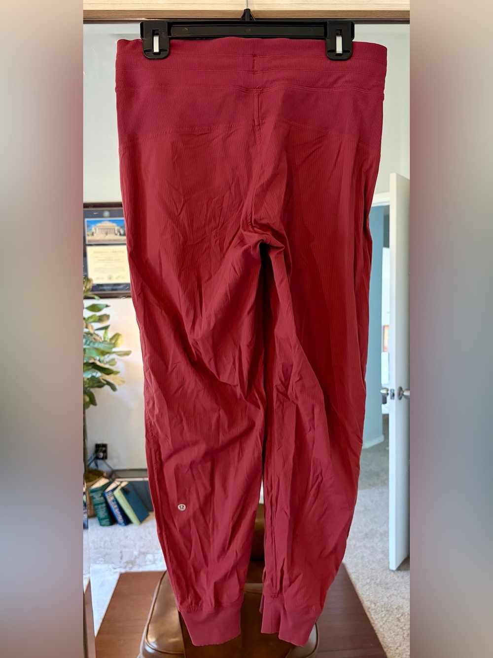 Lululemon Studio Joggers Size 8 Maroon Red Womens Athletic Loungewear - Picture 3 of 5